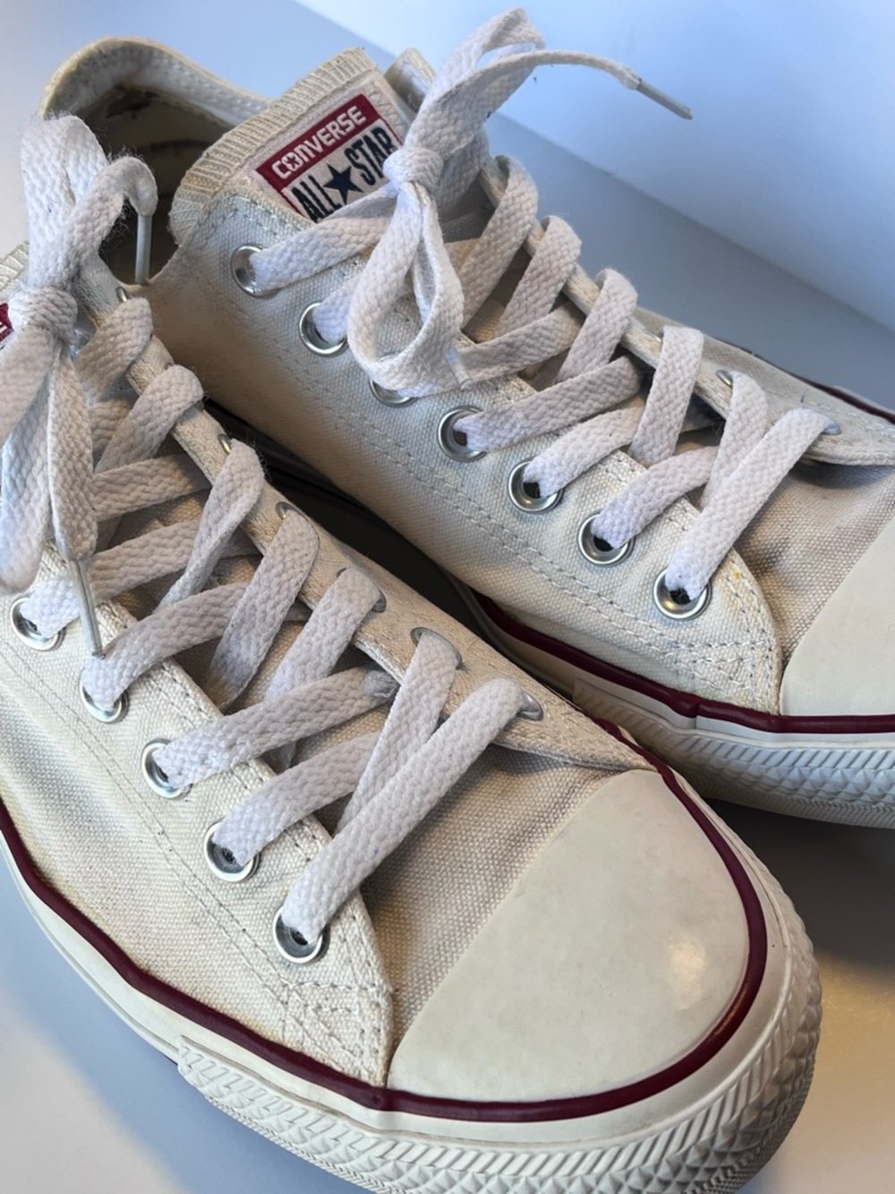 CONVERSE Chuck Taylor All Star Low Top Sneaker Classic White Canvas Men’s 9